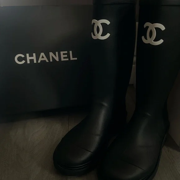 CHANEL RAIN BOOTS - Picture 2 of 7